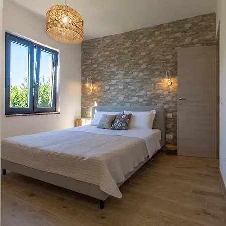 Casa Gemelli With Pool, Airco And Ev Charger Villa