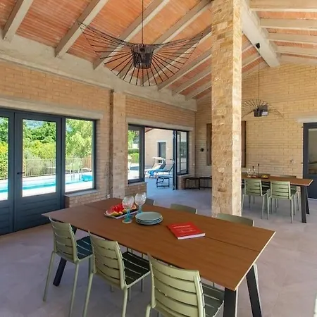 Casa Gemelli With Pool, Airco And Ev Charger Villa